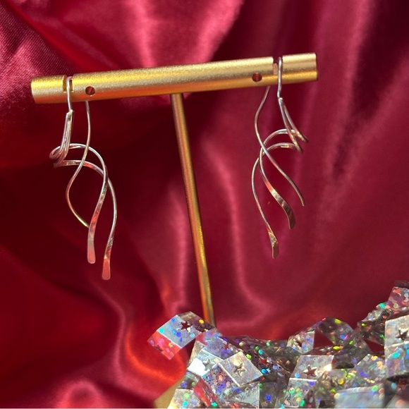 Modern Sculptural Silver Spiral Dangle Earrings- Lightweight Statement Pre-owned - Picture 6 of 11